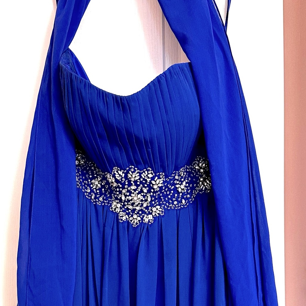 Long magnificent Prom Dress